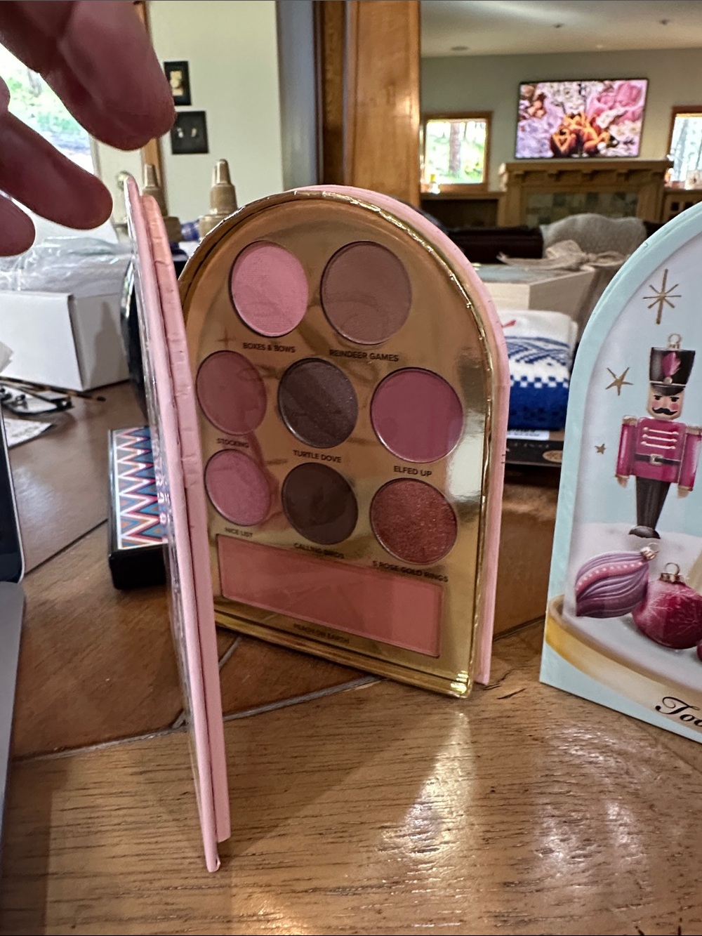 Too Faced Pink & Mint Holiday Decorative eyeshadow, and blush, duo, new - Picture 2 of 11